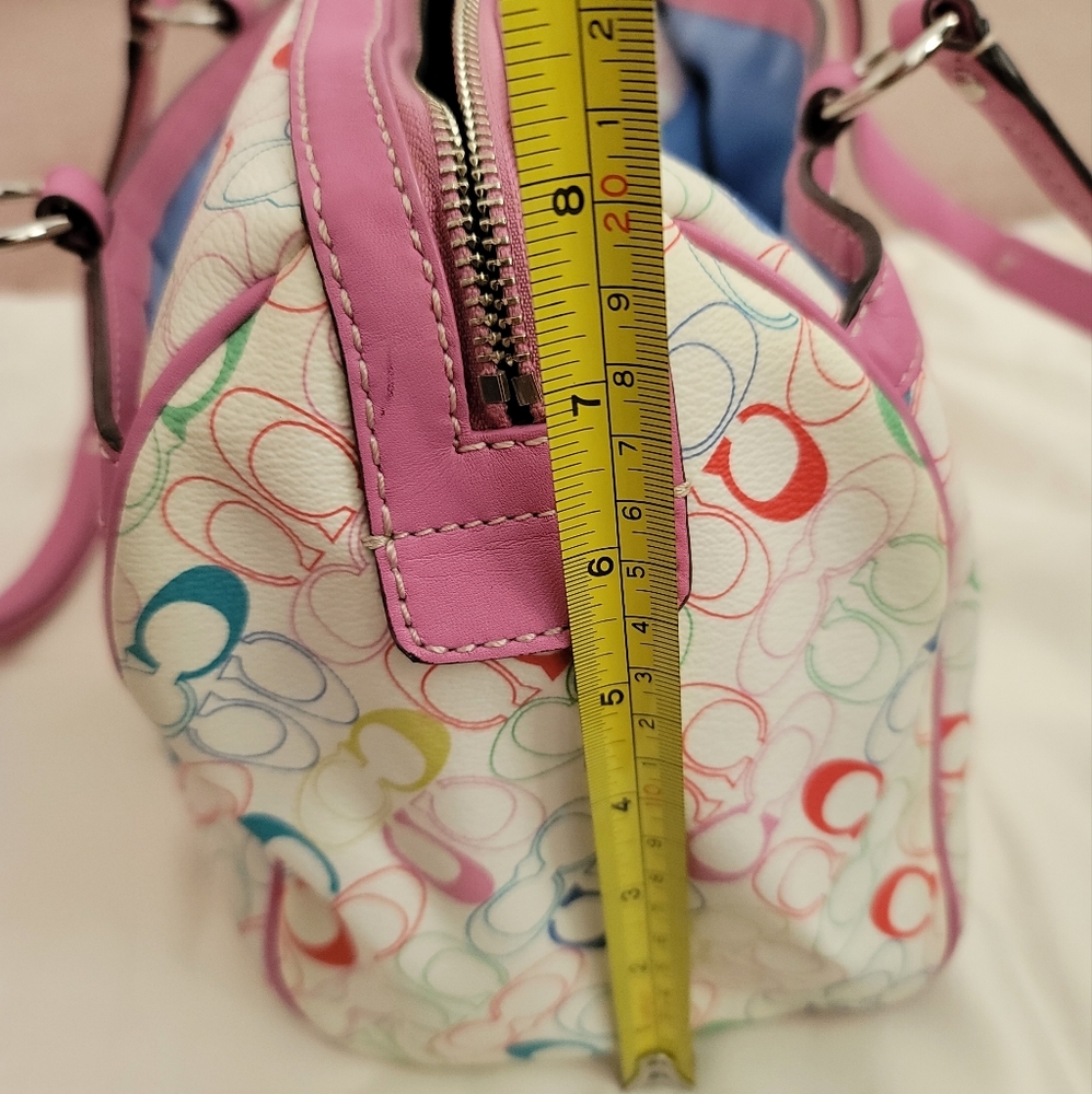 Coach Signature Chelsea Purse - Picture 9 of 9
